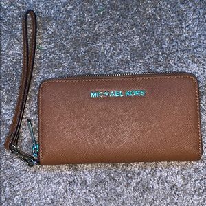 Brown Michael Kors Wallet! Like New!